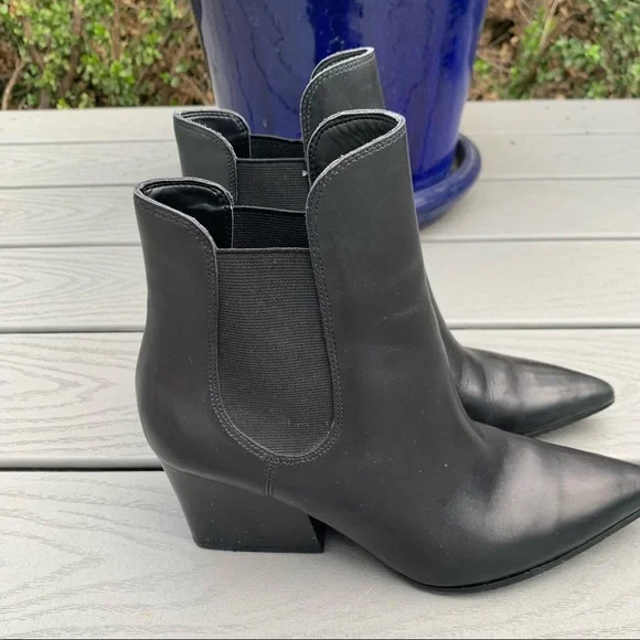 Kendall & Kylie Sleek Black Ankle Booties - Picture 4 of 9